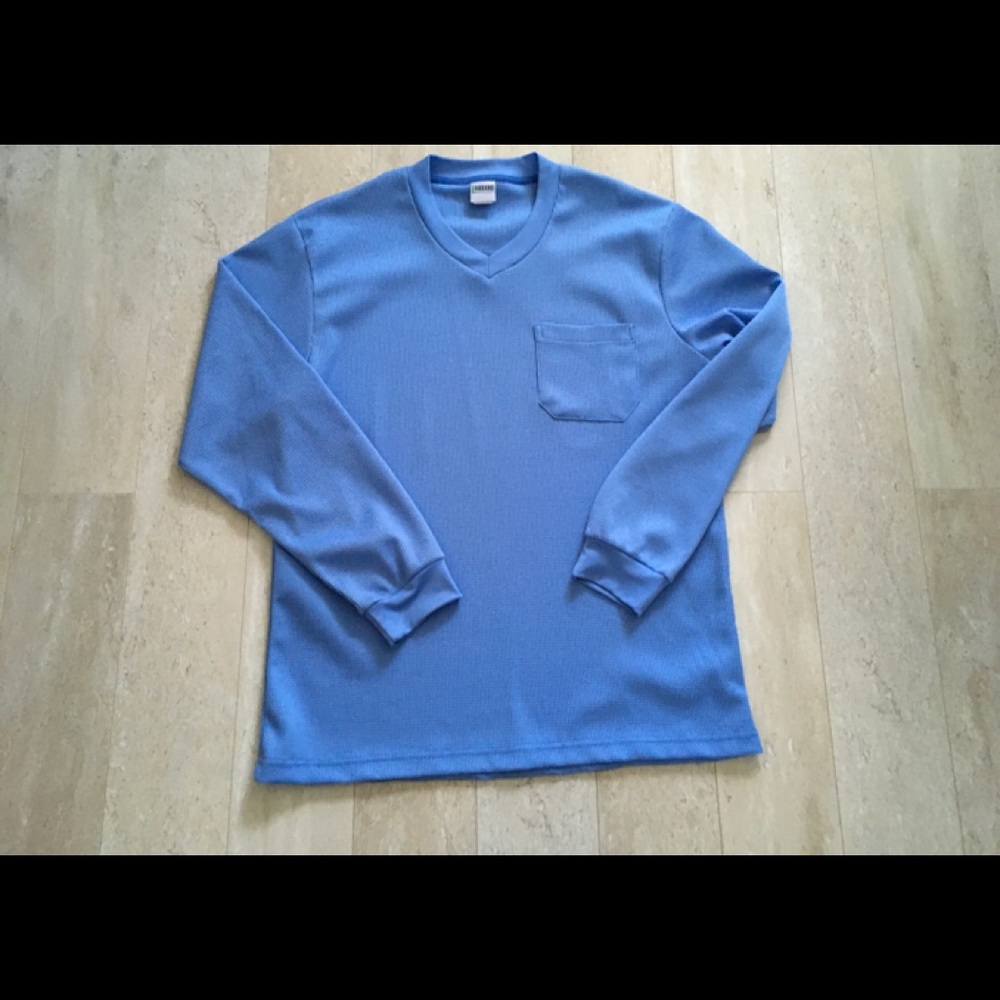 Men’s waffle light weight pullover in Medium